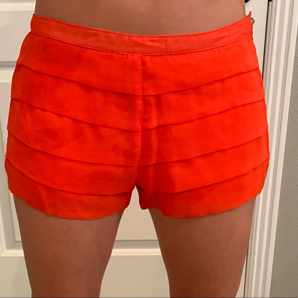 NEVER WORN boutique brand ruffle shorts - small